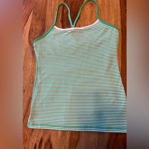 Used once Lululemon top with build bra size 8